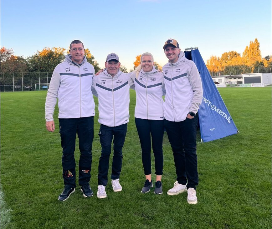 Das Team der Landesgruppe XII Westfalen Von Links:   Carsten Klopsch & Pandora  -  Jörg Pohlmann & Diego  -  Mareike Loges & Calito  -  Felix Roring & Zack